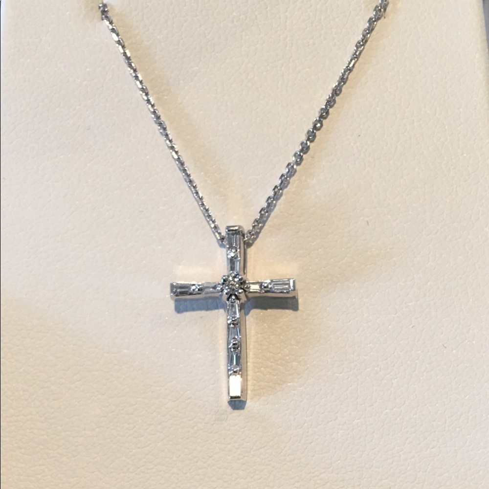 New baguette diamond 14k white gold pendant